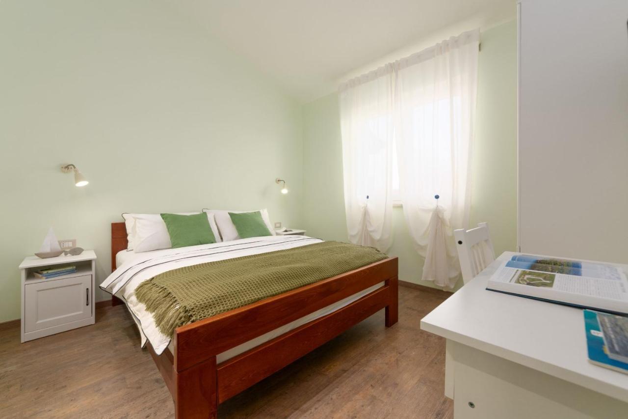 Apartment Karolina 2 Funtana Ngoại thất bức ảnh